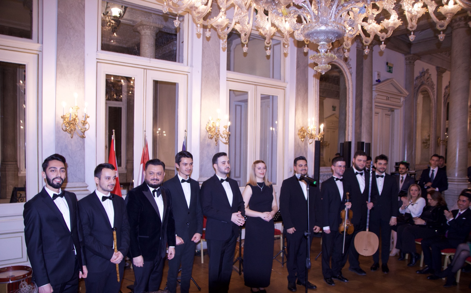 Sultan Abdülaziz'in Vals Gecesi · Topluluk